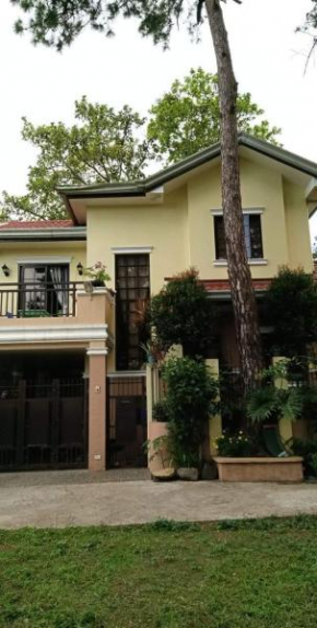 Charming Getaway @ The City of Pines